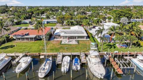 752 Lagoon Drive, North Palm Beach FL - photo 18 of 73