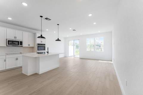 188 SE Birch Terrace #313, Stuart FL - photo 6 of 30