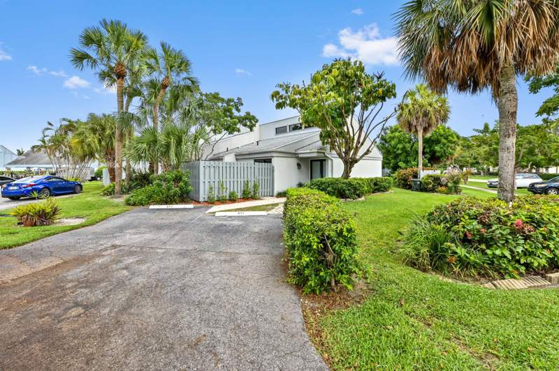 2 bedroom Villa at 271 NW 15th Street, Boca Raton Hills Sec 2, Boca Raton — photo 2