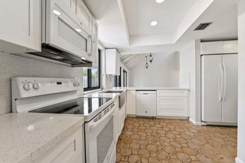 271 NW 15th Street, Boca Raton FL - photo 15 of 35