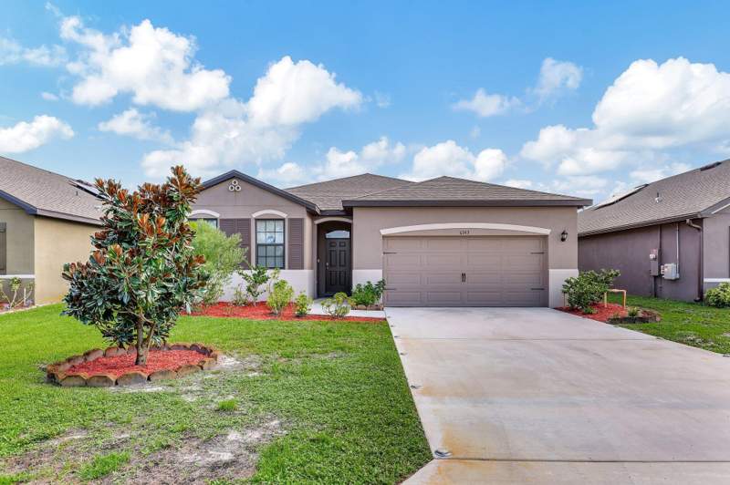 4 bedroom Single Family Residence at 6343 NW Regent Street, The Preserve At St. Andrews Phase 2, Port St. Lucie — photo 2