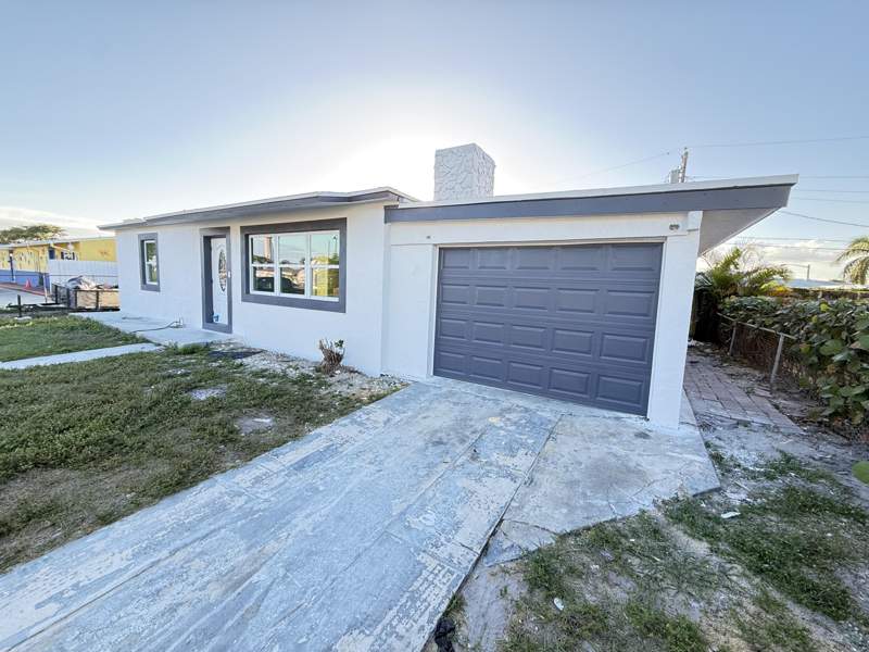 3 bedroom Single Family Residence at 2353 S Beech Rd Road, Golfview Hgts Pl 8 In Pb 24 Pgs 103 & 104, West Palm Beach — photo 2
