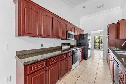 2057 Amesbury Circle, Wellington FL - photo 15 of 33