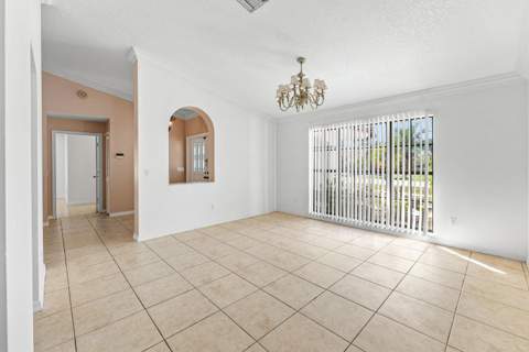 2057 Amesbury Circle, Wellington FL - photo 17 of 33