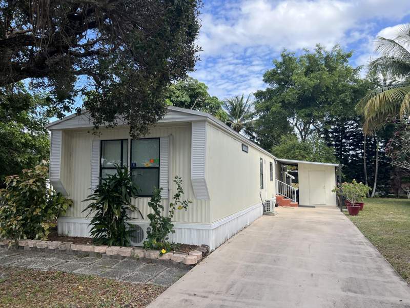 2 bedroom Manufactured Home at 6730 NW 44th Way #Lot T-18, Deerfield Lake, Coconut Creek — photo 3