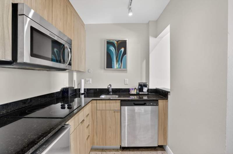 1 bedroom Condominium at 2670 E Sunrise Boulevard #320, Gallery One Condo, Fort Lauderdale — photo 3