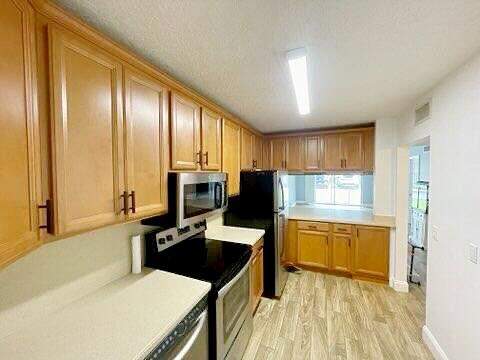 126 Sparrow Drive #19a, Royal Palm Beach FL - photo 7 of 21