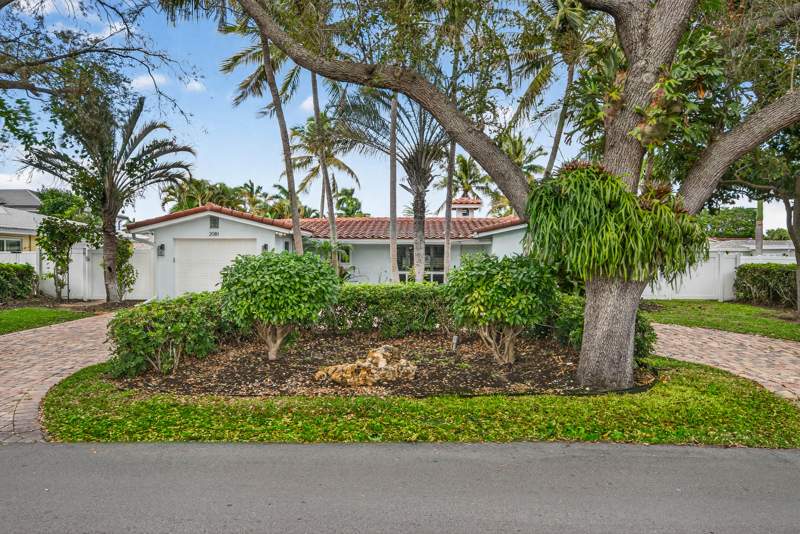 4 bedroom Single Family Residence at 2081 NE 25th Street, Hillsboro Isles, Lighthouse Point — photo 2