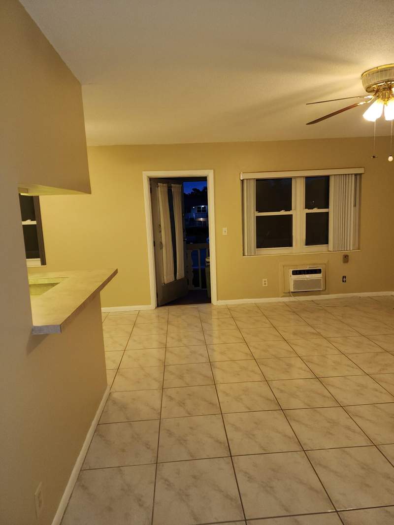 2 bedroom Condominium at 239 Coventry J, Coventry Condo, West Palm Beach — photo 2