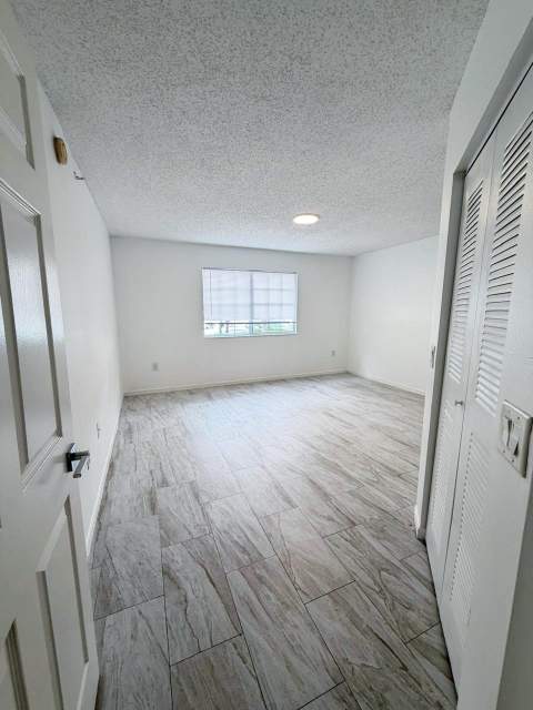 5025 Wiles Road #107, Coconut Creek FL - photo 9 of 31