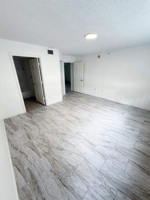 5025 Wiles Road #107, Coconut Creek FL - photo 23 of 31