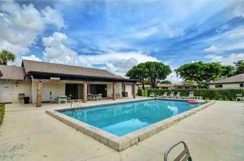 4948 Equestrian Circle #B, Boynton Beach FL - photo 12 of 20