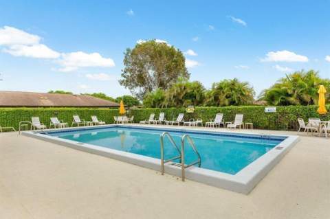 4948 Equestrian Circle #B, Boynton Beach FL - photo 13 of 20