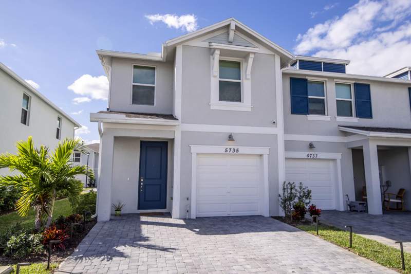 3 bedroom Townhouse at 5735 SE Edgewater Circle, Willoughby Townhomes, Stuart — photo 2