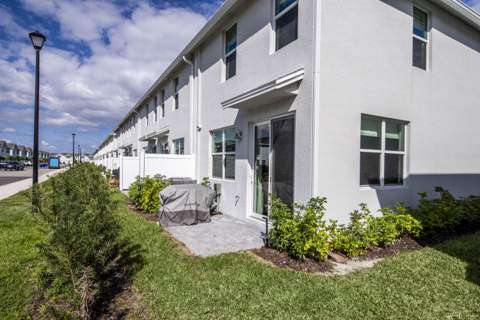 5735 SE Edgewater Circle, Stuart FL - photo 24 of 36