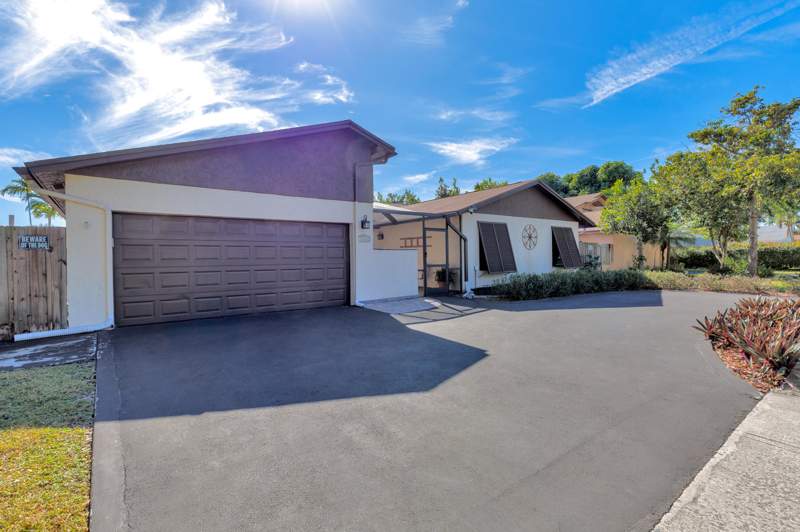 3 bedroom Single Family Residence at 3880 NW 2nd Court, Villages Of Hillsboro Sec 1, Deerfield Beach — photo 5