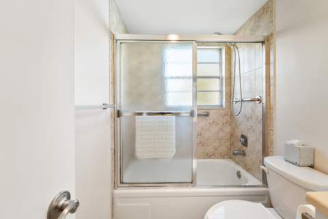 200 Dorset E, Boca Raton FL - photo 12 of 41