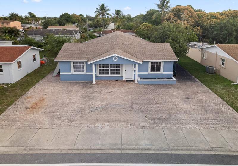 4 bedroom Single Family Residence at 5772 N Haverhill Road, Gramercy Park Unit 4, West Palm Beach — photo 3
