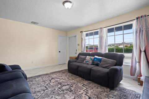 5772 N Haverhill Road, West Palm Beach FL - photo 6 of 32