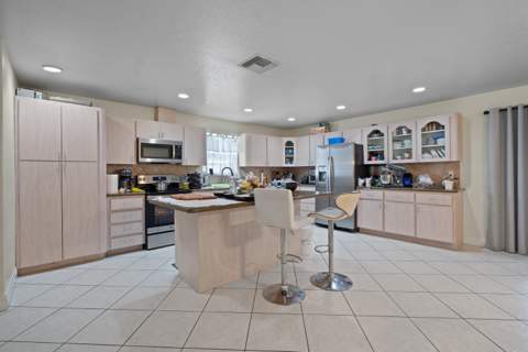 5772 N Haverhill Road, West Palm Beach FL - photo 17 of 32