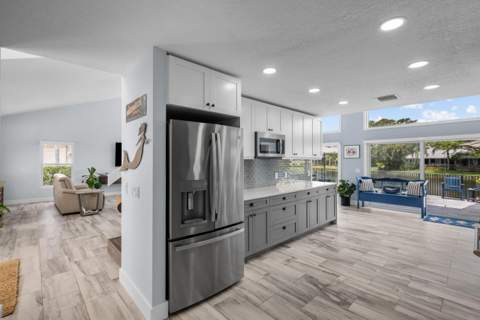 9029 SE Breeze Way, Hobe Sound FL - photo 9 of 57