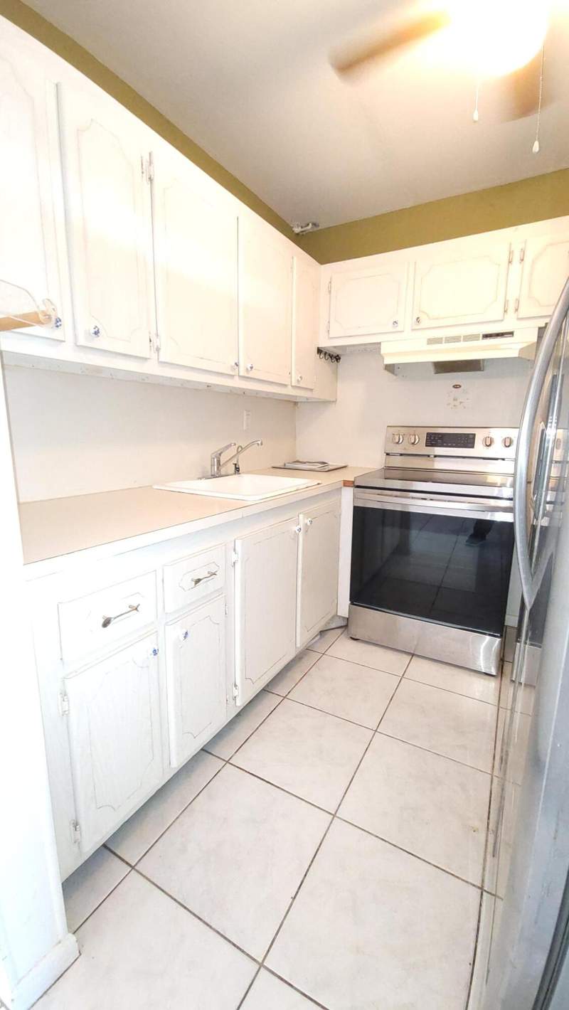 1 bedroom Condominium at 23 Kingswood B, Century Village, West Palm Beach — photo 5