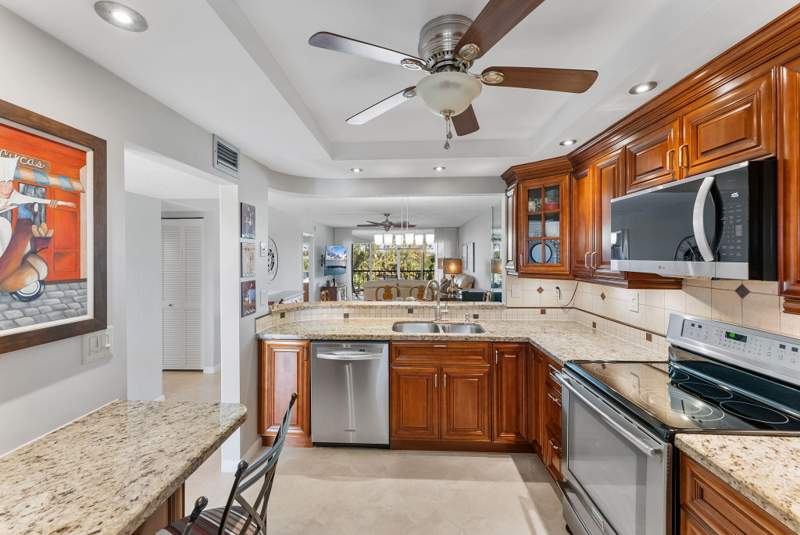 2 bedroom Condominium at 3930 Inverrary Boulevard #505-d, 18th Hole At Inverrary Condo, Lauderhill — photo 3