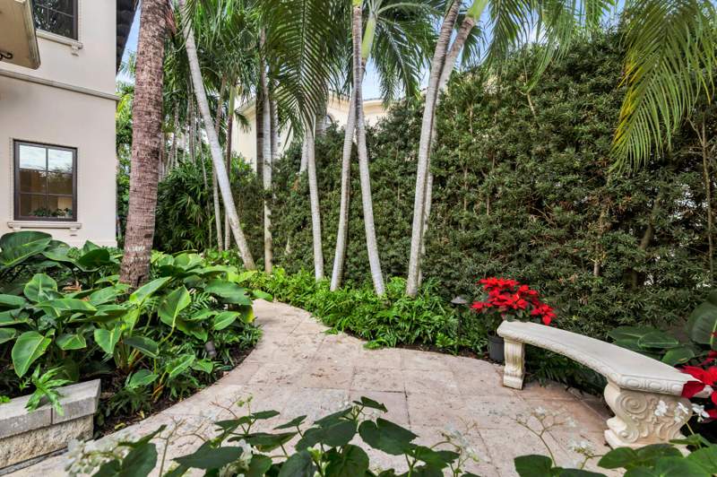4 bedroom Single Family Residence at 261 Seminole Avenue, Ocean Park H W Robbins, Palm Beach — photo 4