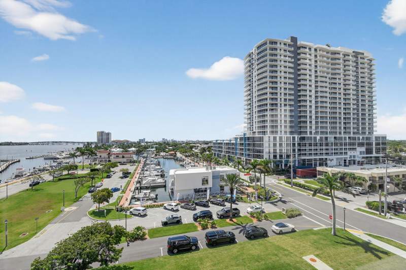 2 bedroom Condominium at 301 Lake Shore Drive #711, Lake Harbour Towers South, Lake Park — photo 2
