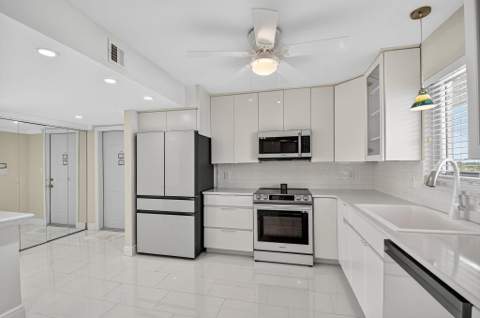 301 Lake Shore Drive #711, Lake Park FL - photo 22 of 59