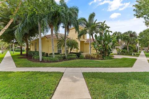 9724 Via Grandezza, Wellington FL - photo 8 of 56