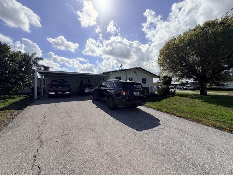 4 bedroom Single Family Residence at 955 NW 4th St Street, Northmoor Gardens Add B G In, Belle Glade — photo 4