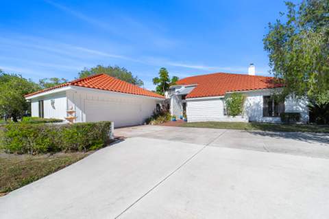 3000 Conifer Drive, Fort Pierce FL - photo 13 of 84