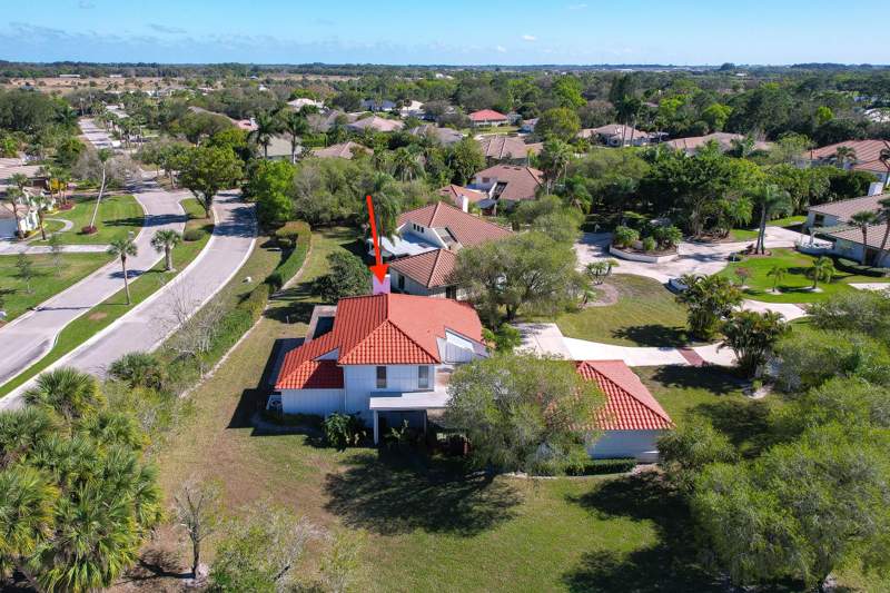 3 bedroom Single Family Residence at 3000 Conifer Drive, Hole In One Circle, Fort Pierce — photo 3