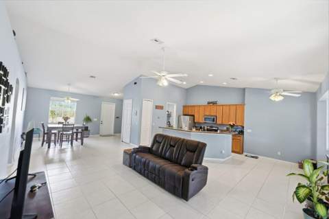 5859 NW Cullom Circle, Port St. Lucie FL - photo 14 of 46