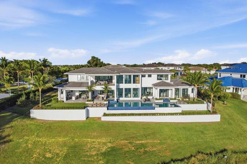 5 bedroom Single Family Residence at 1271 NE Langford Lane, Langford Landing, Jensen Beach — photo 5