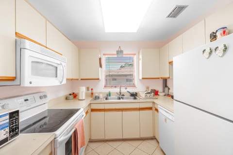 33 Lake Vista Trail #202, Port St. Lucie FL - photo 8 of 25