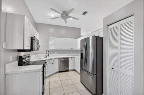 6179 Bear Creek Court, Lake Worth FL - photo 12 of 57