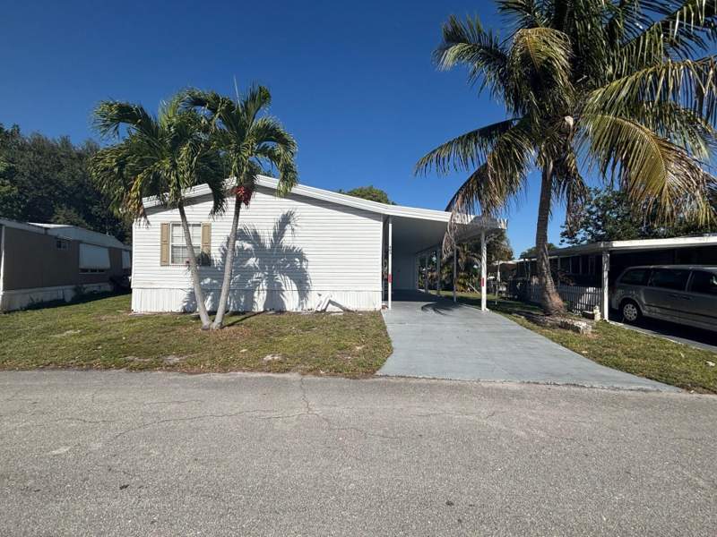 3 bedroom Manufactured Home at 403 NW 50th Ct, Lot# 1415, Country Knolls, Deerfield Beach — photo 2