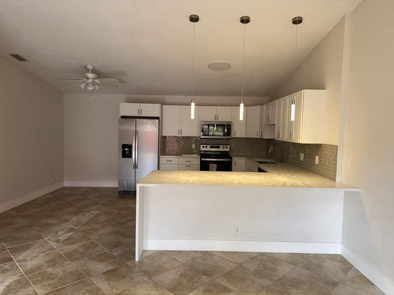 2 bedroom Villa at 4326 Woodstock Drive #C, Westchester Townhouses, West Palm Beach — photo 5