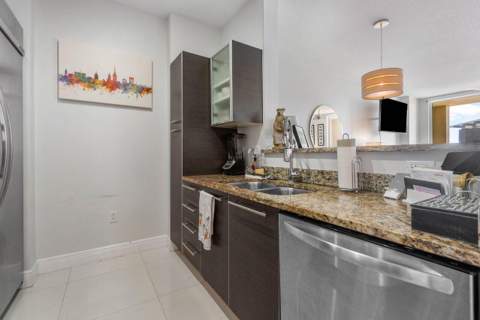 550 Okeechobee Boulevard #1112, West Palm Beach FL - photo 8 of 40