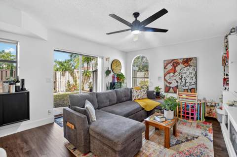 4005 Village Drive #B, Delray Beach FL - photo 8 of 35