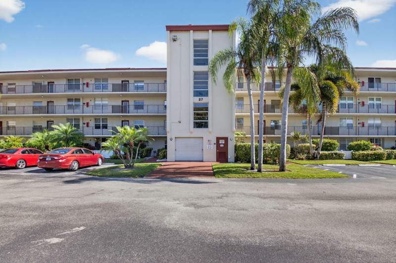 2 bedroom Condominium at 27 Abbey Lane #207, Abbey Village, Delray Beach — photo 2