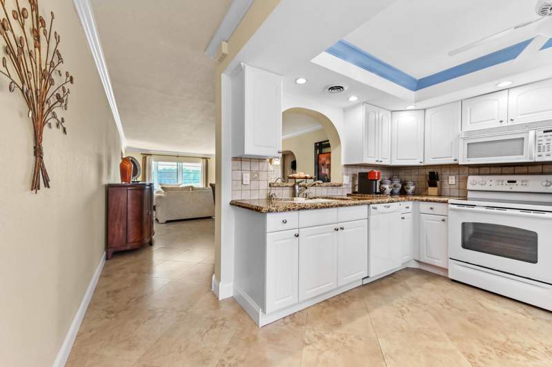 2 bedroom Condominium at 3204 Portofino Point #H2, Wynmoor Village, Coconut Creek — photo 5