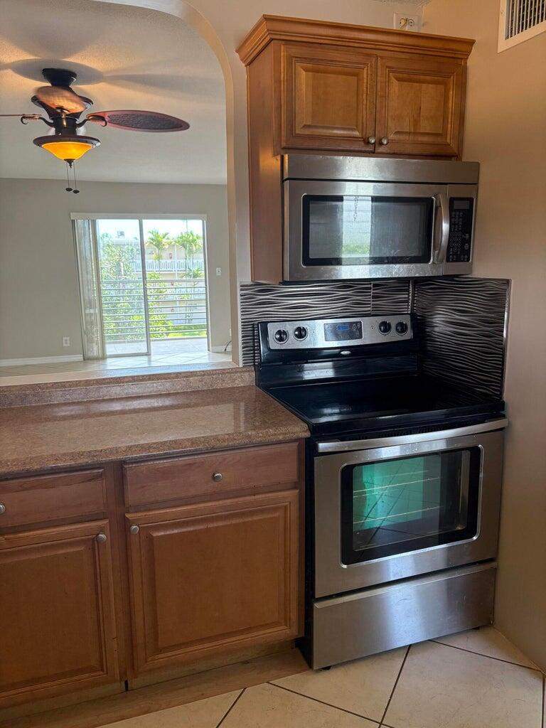 2 bedroom Condominium at 2770 S Garden Drive #304, Lake Clarke Gardens Condo 21, Lake Worth — photo 3