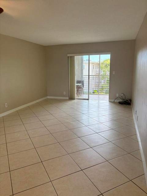 2770 S Garden Drive #304, Lake Worth FL - photo 12 of 26