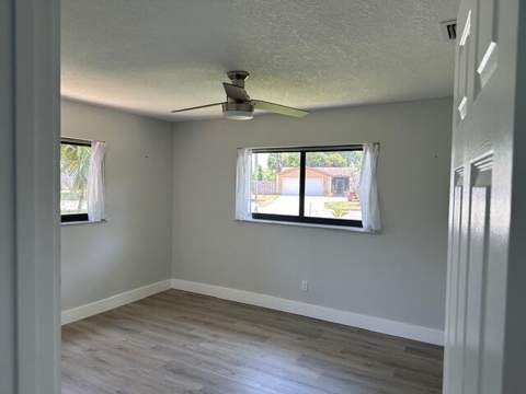 907 SE Lake Street, Stuart FL - photo 7 of 23