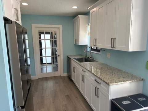 907 SE Lake Street, Stuart FL - photo 13 of 23