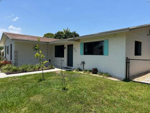 907 SE Lake Street, Stuart FL - photo 18 of 23