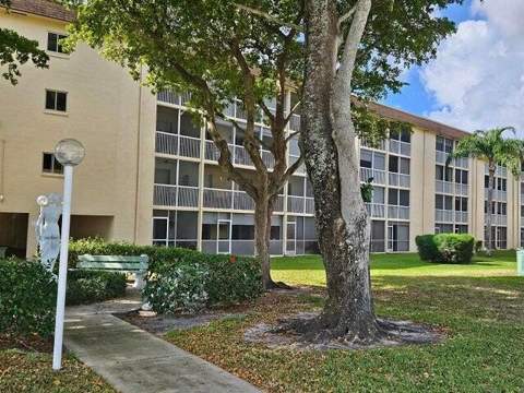 300 Village Green Circle #209, Palm Springs FL - photo 13 of 21